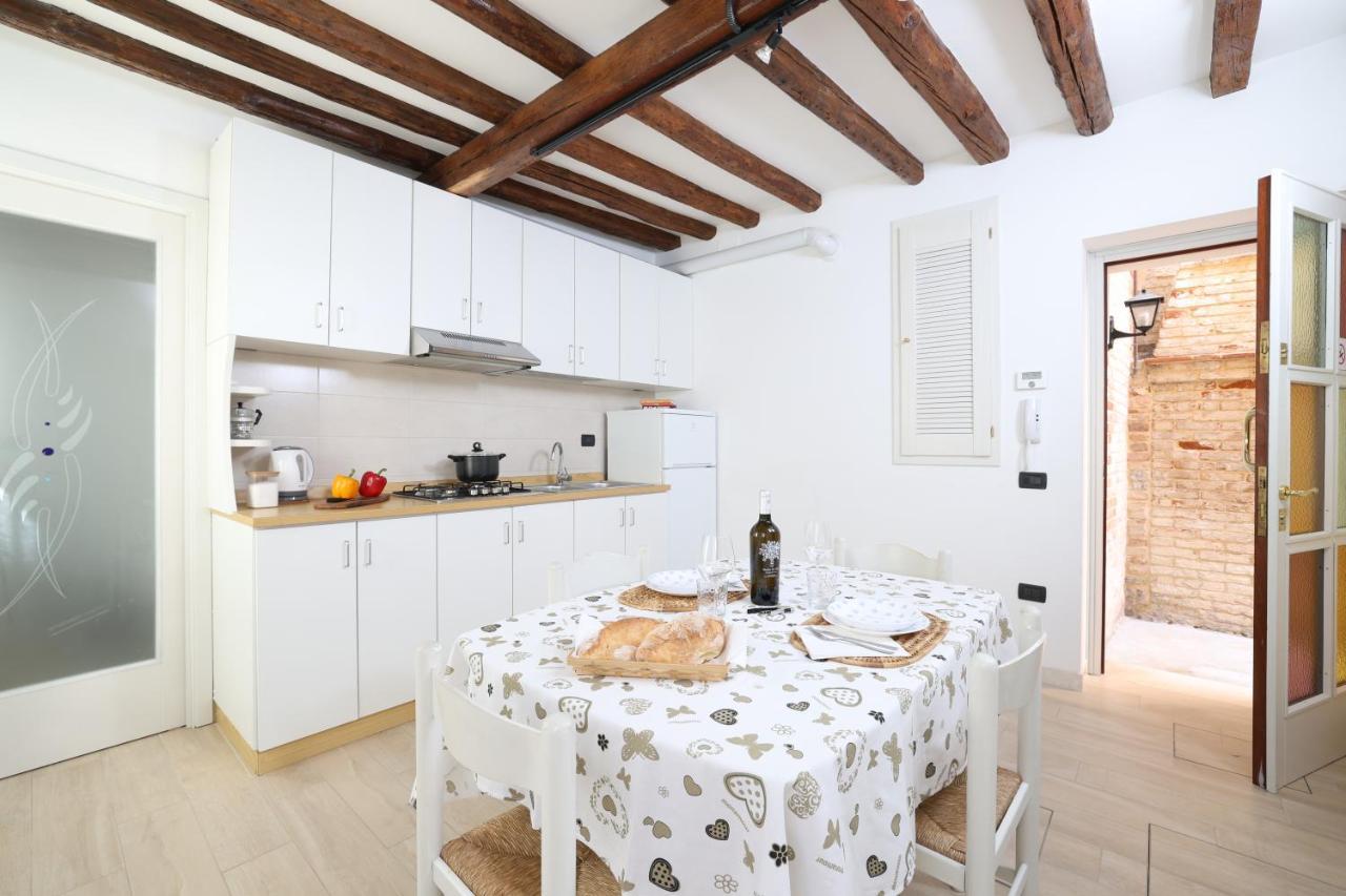 Ca Giardini Apartments In Biennale By Bricola Apartments Венеция Экстерьер фото
